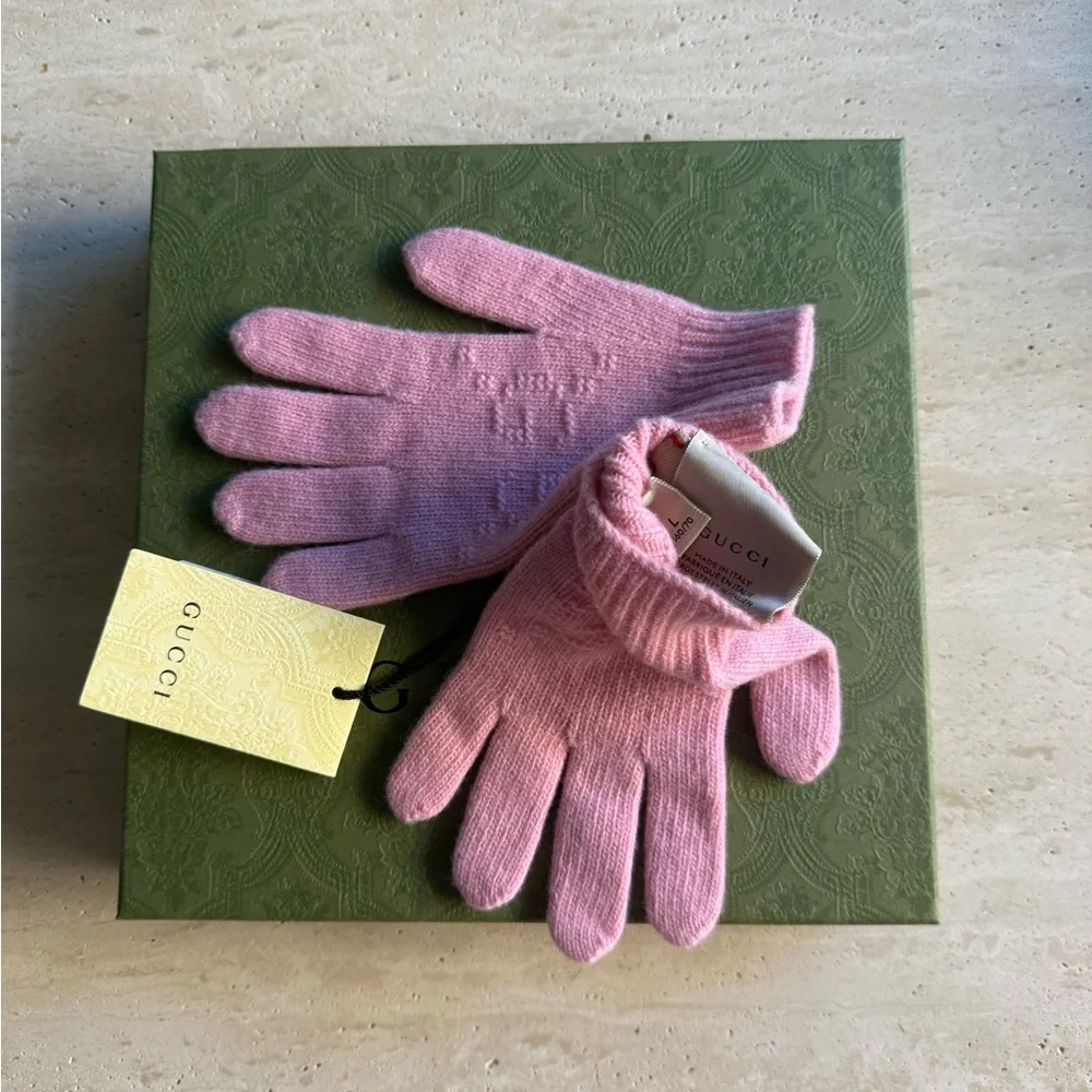 NWT GUCCI Kids Pink Wool GG Logo Gloves 💝🧤